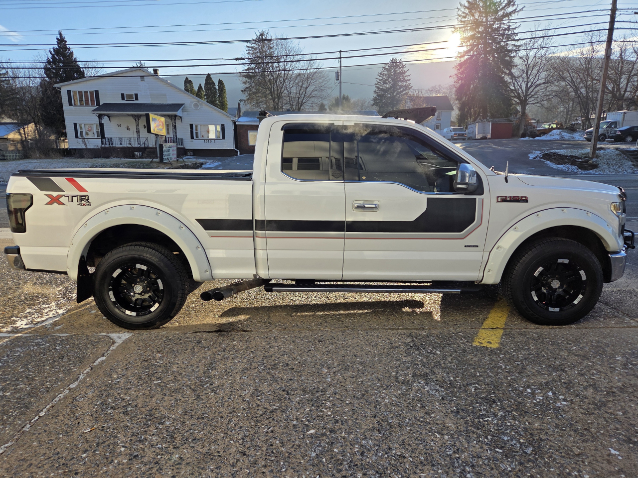 Ford F-150 Lariat SuperCab 6.5-ft. Bed 4WD 2015