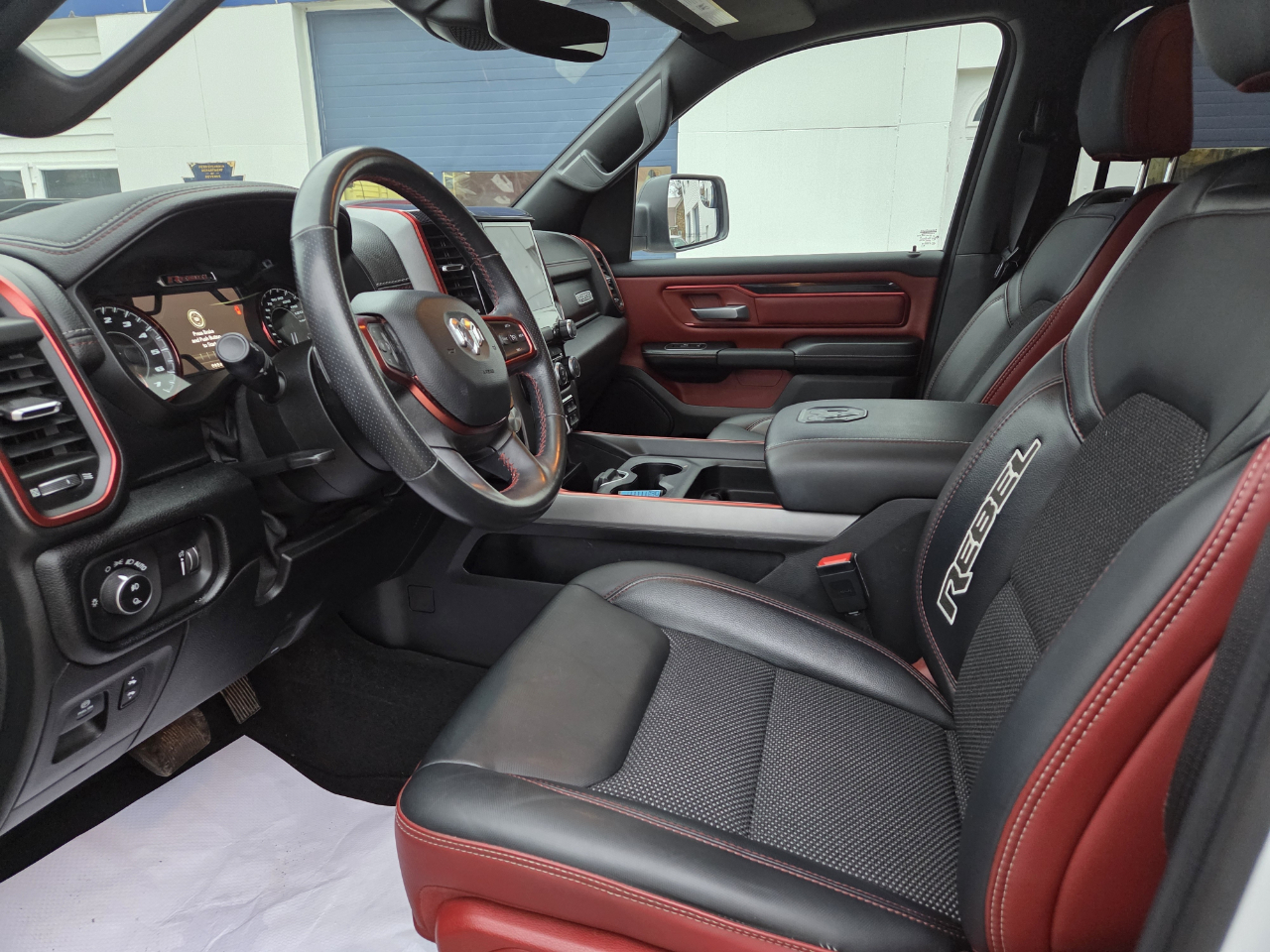 RAM 1500 Rebel Crew Cab SB 4WD 2022