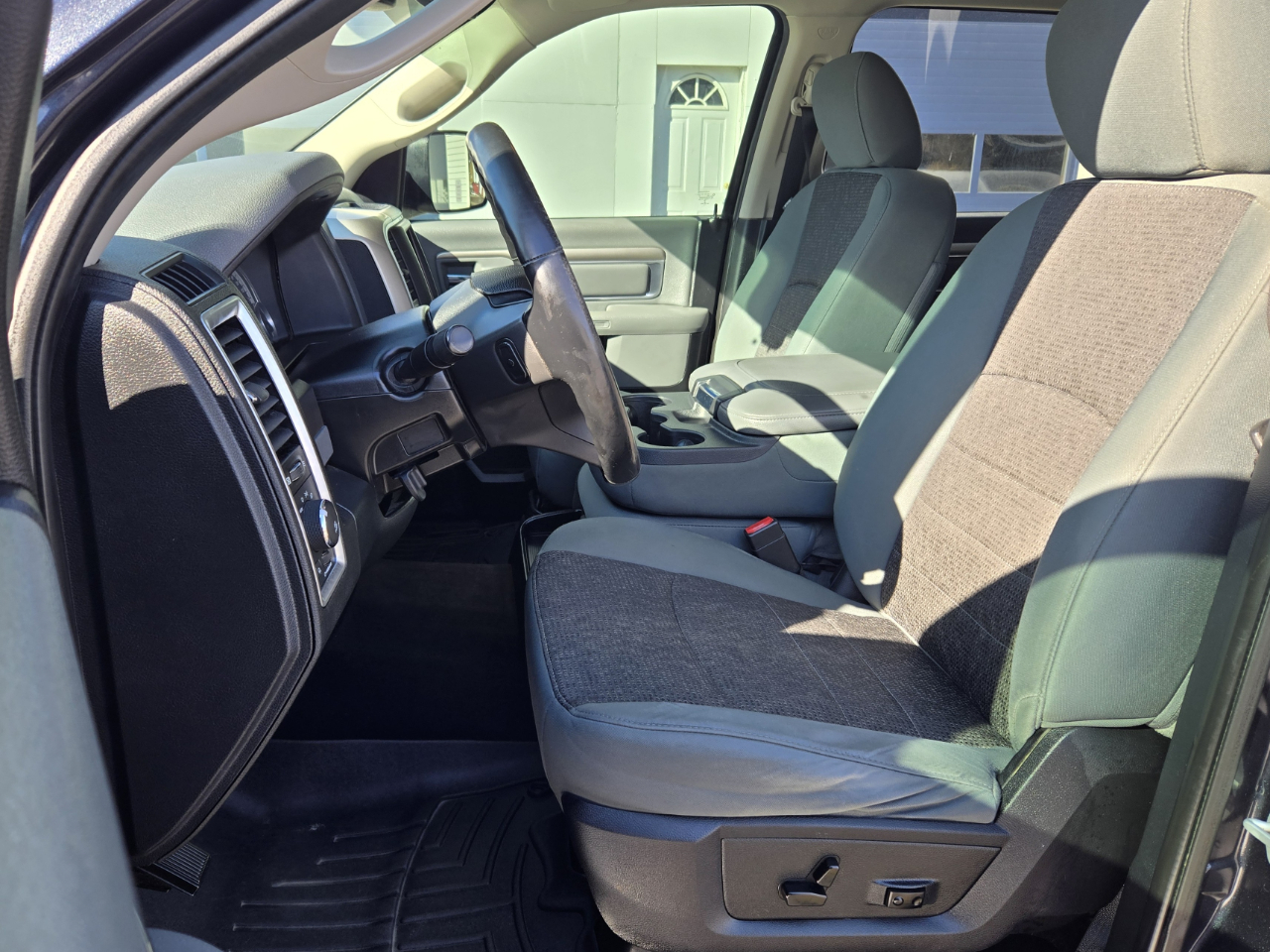 RAM 1500 Big Horn Crew Cab 4WD 2014