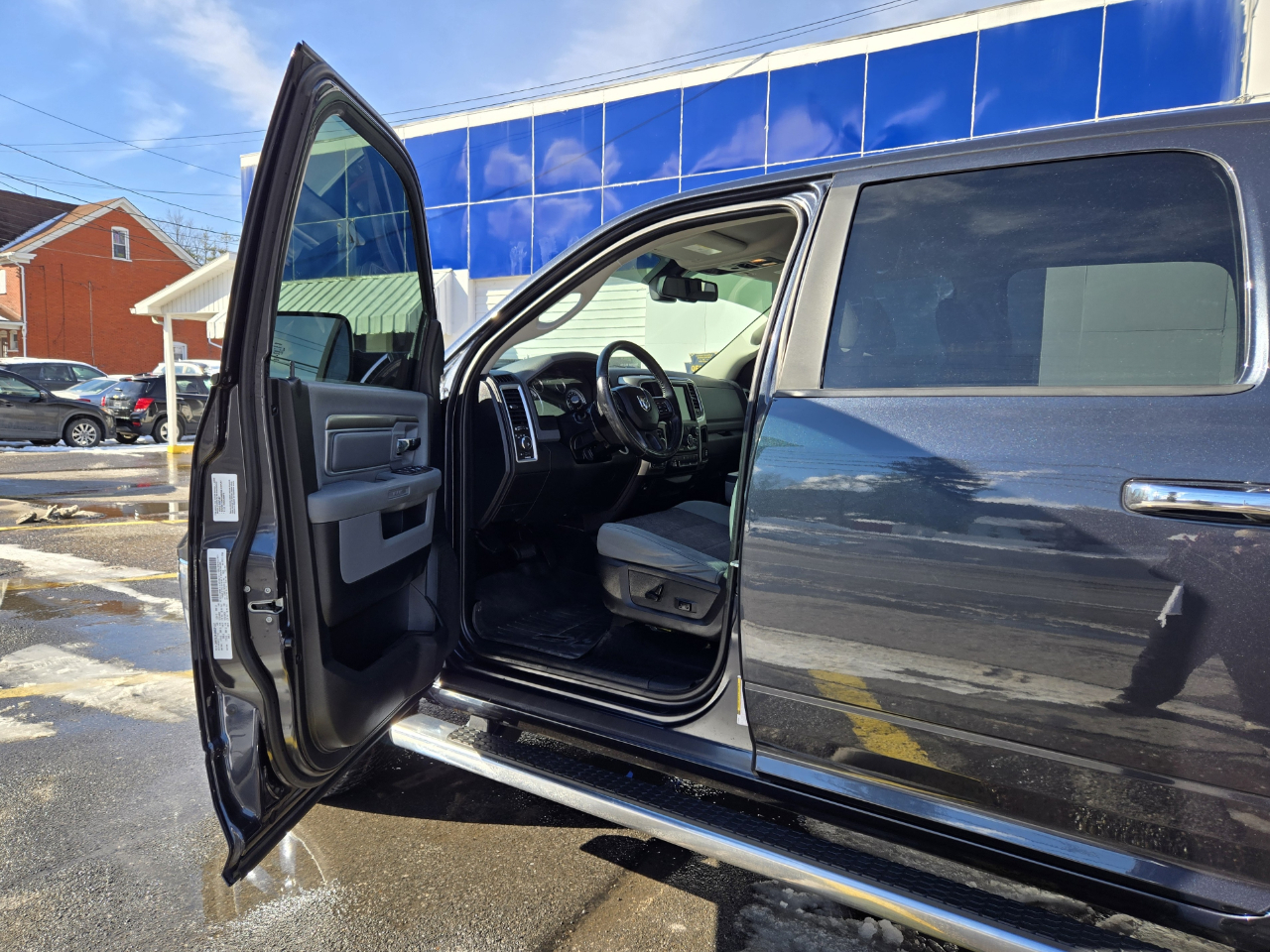 RAM 1500 Big Horn Crew Cab 4WD 2014