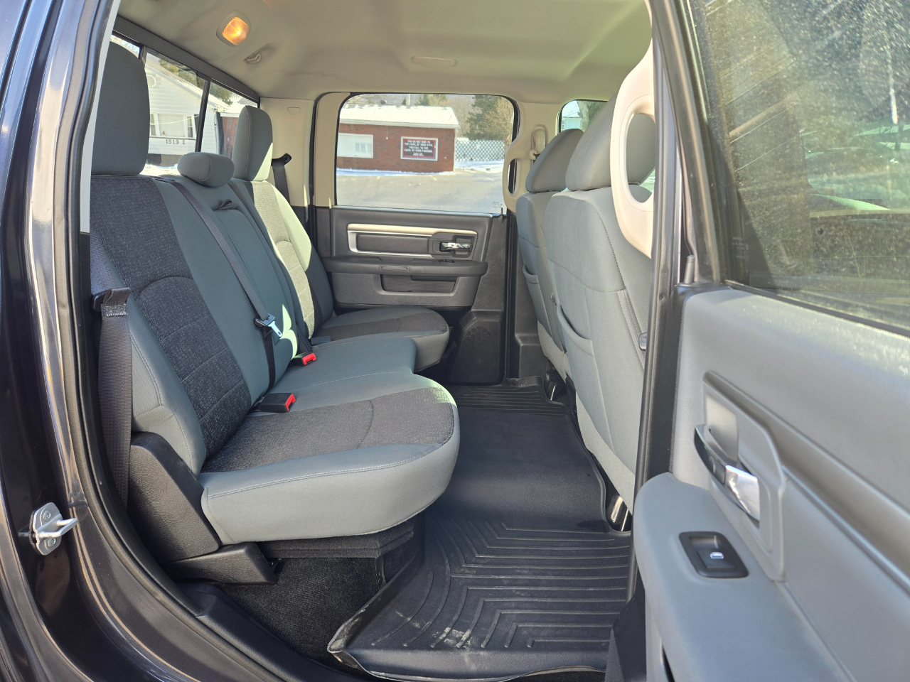 RAM 1500 Big Horn Crew Cab 4WD 2014