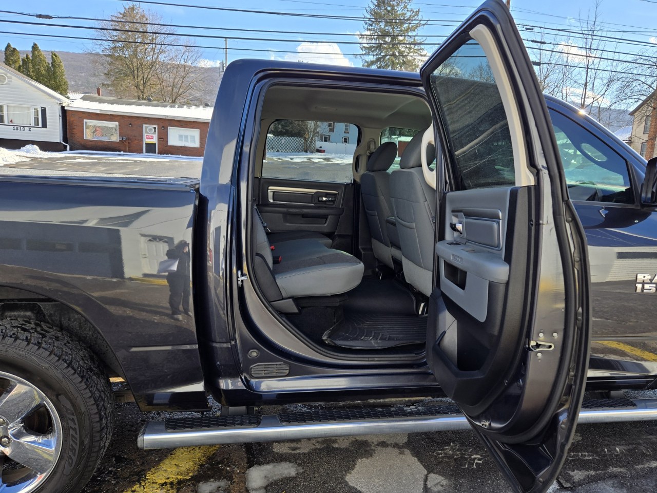 RAM 1500 Big Horn Crew Cab 4WD 2014