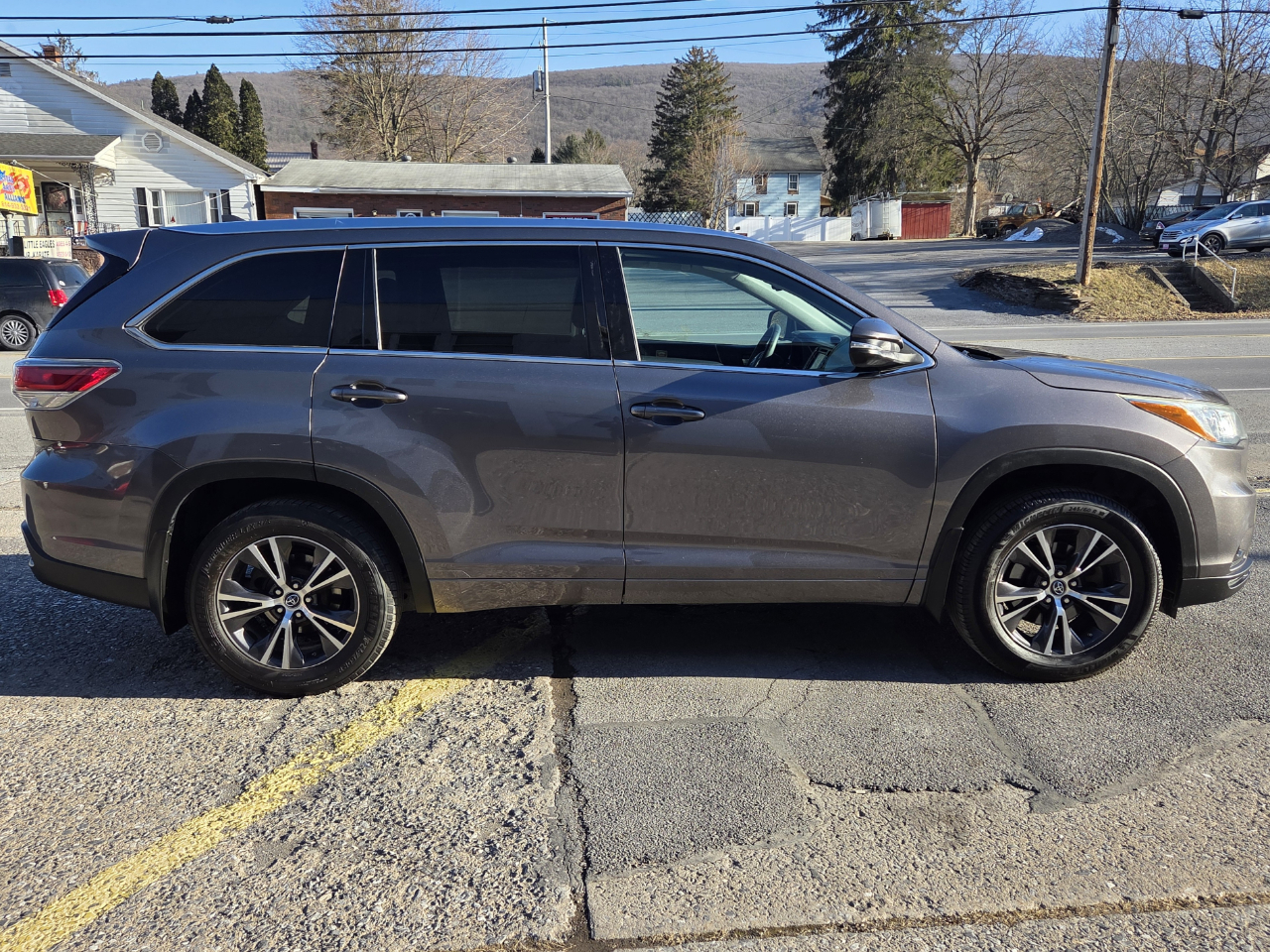 Toyota Highlander XLE AWD V6 2016
