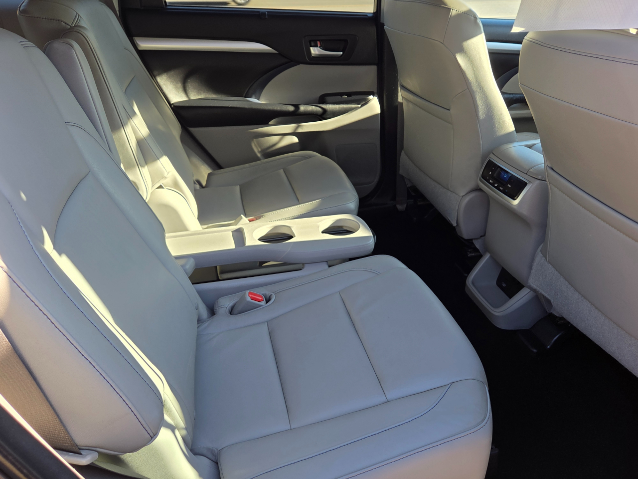 Toyota Highlander XLE AWD V6 2016