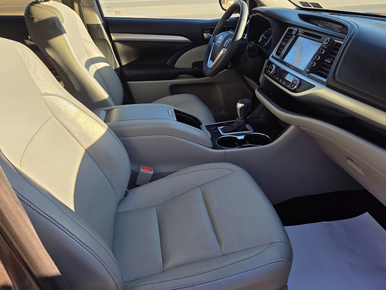 Toyota Highlander XLE AWD V6 2016