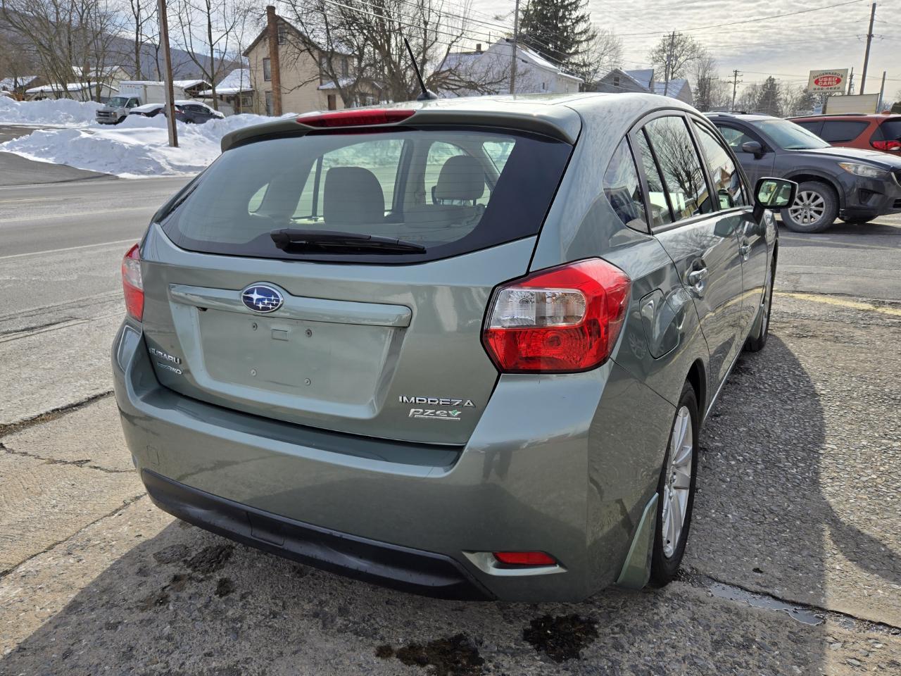 Subaru Impreza 2.0i Premium PZEV 5-Door 2015