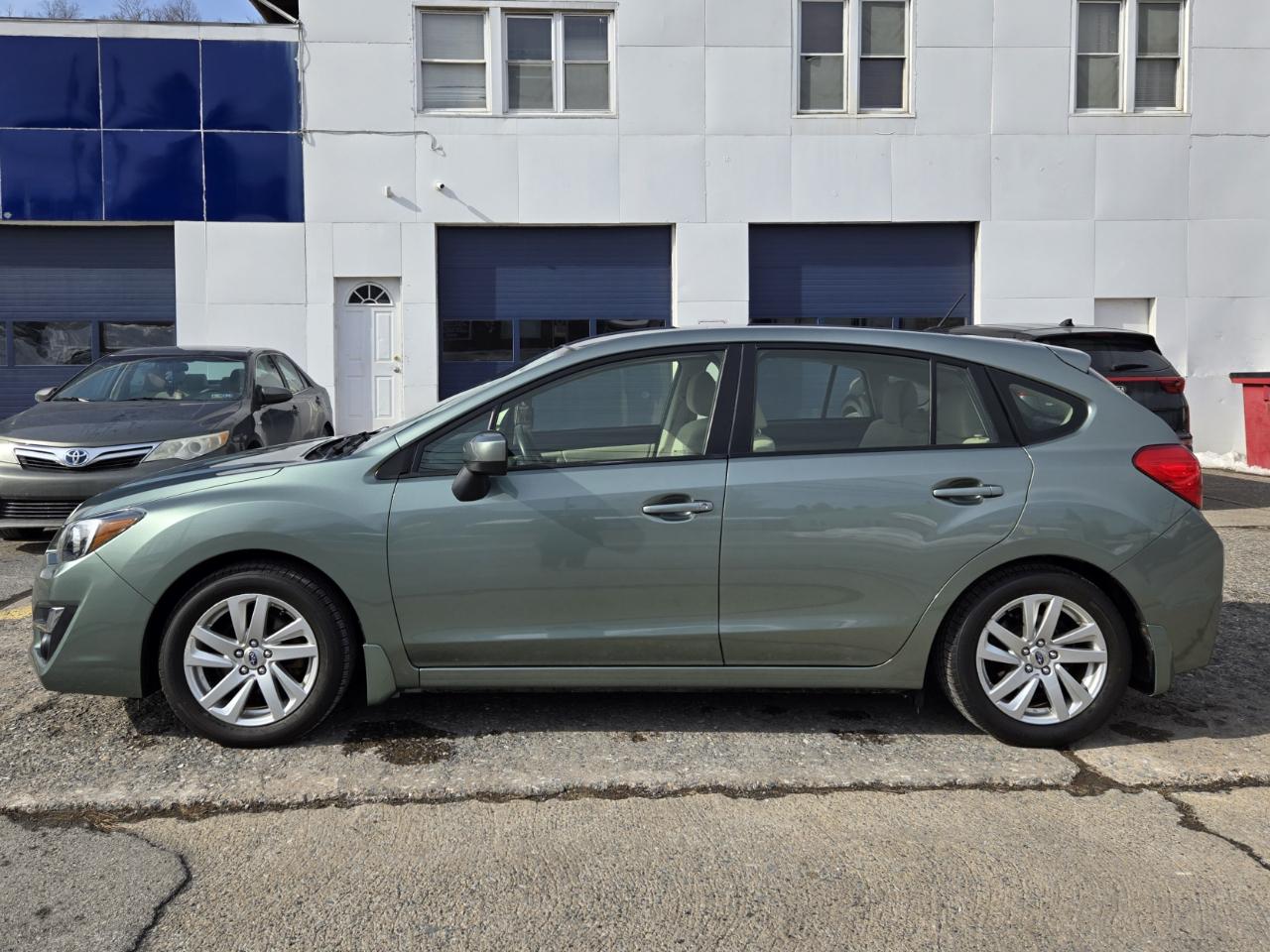 Subaru Impreza 2.0i Premium PZEV 5-Door 2015