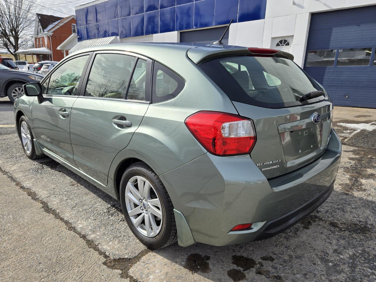 Subaru Impreza 2.0i Premium PZEV 5-Door 2015