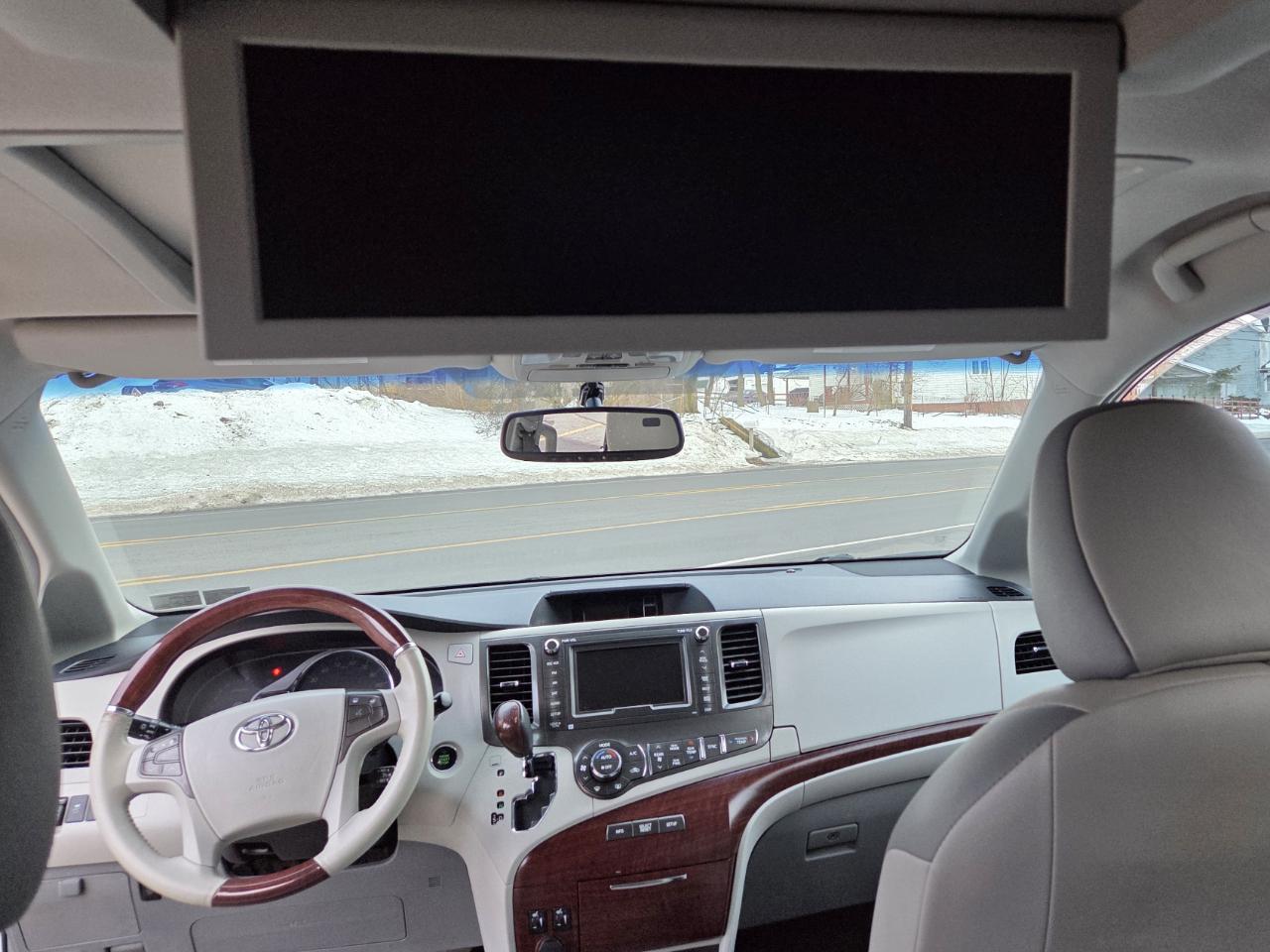 Toyota Sienna Limited AWD 7-Passenger V6 2013