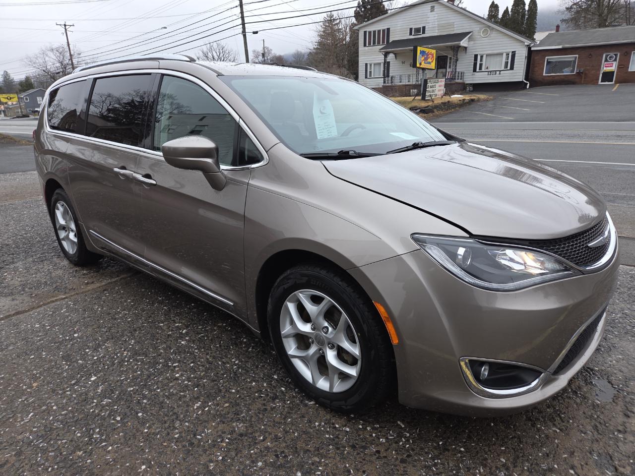 Chrysler Pacifica Touring-L Plus 2017