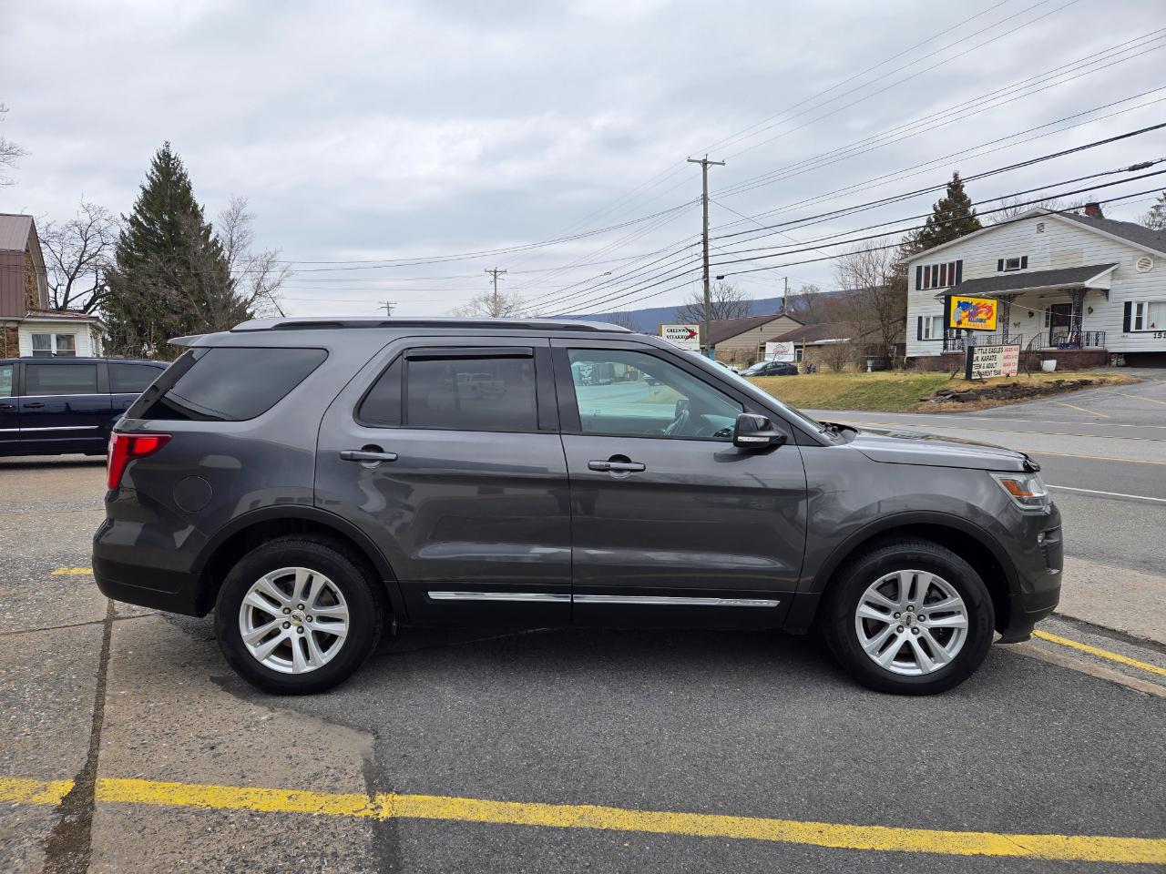Ford Explorer XLT 4WD 2018