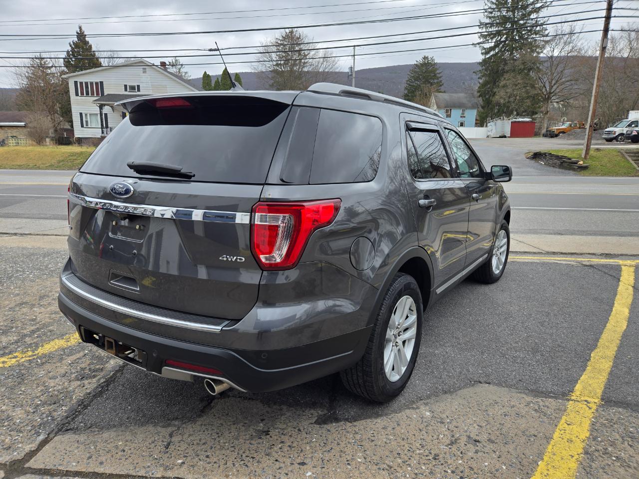 Ford Explorer XLT 4WD 2018