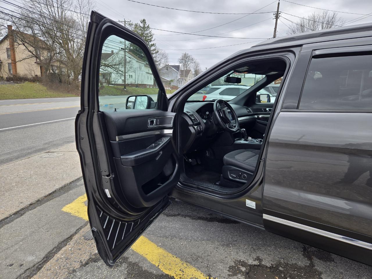 Ford Explorer XLT 4WD 2018