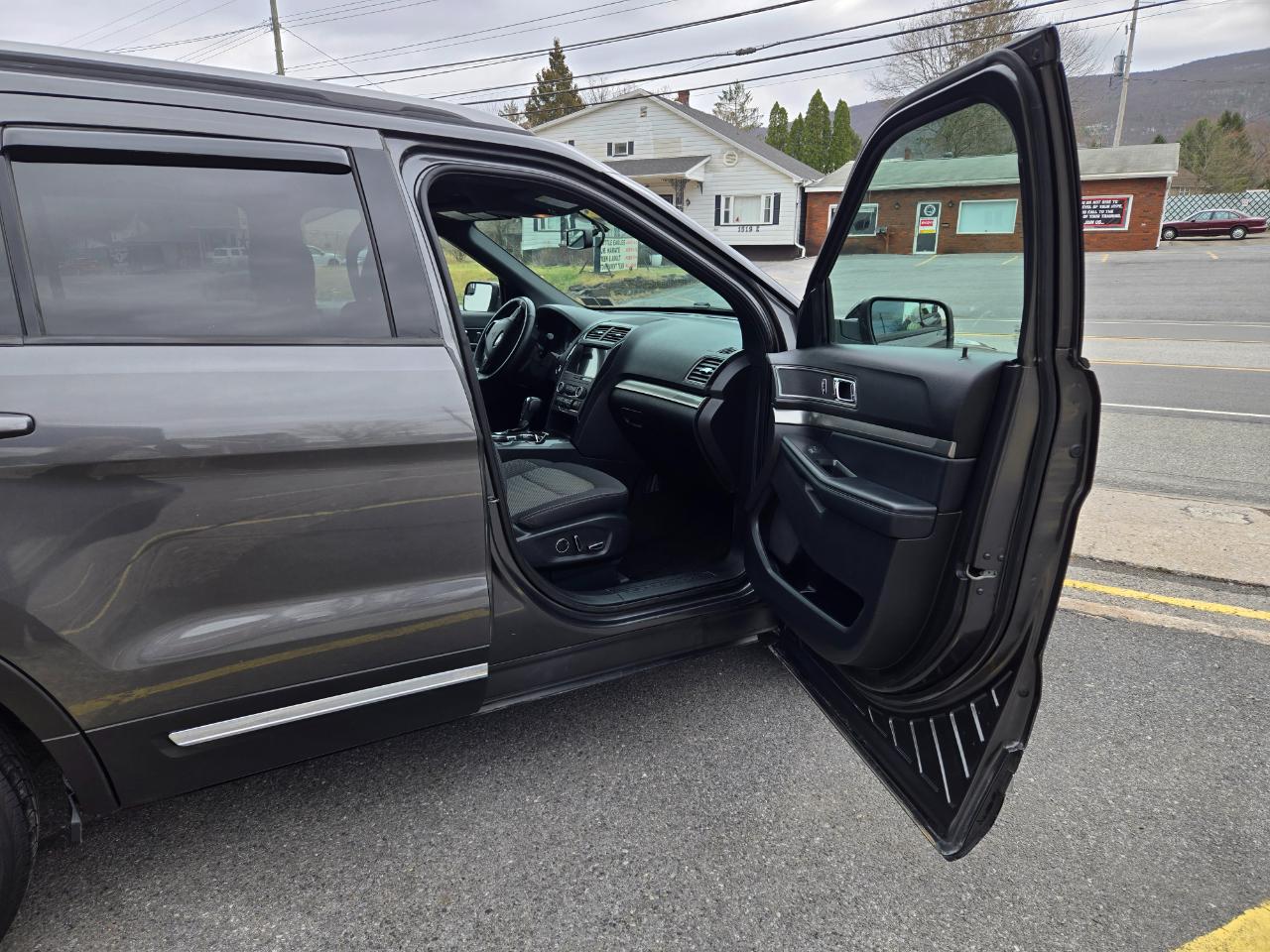 Ford Explorer XLT 4WD 2018