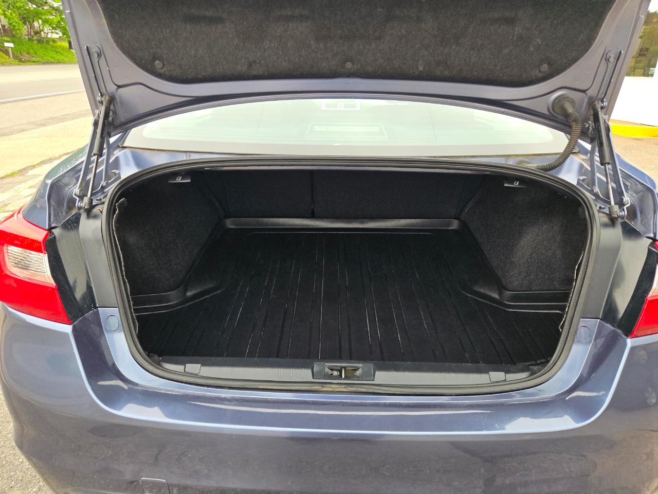 Subaru Legacy 2.5i Premium 2016