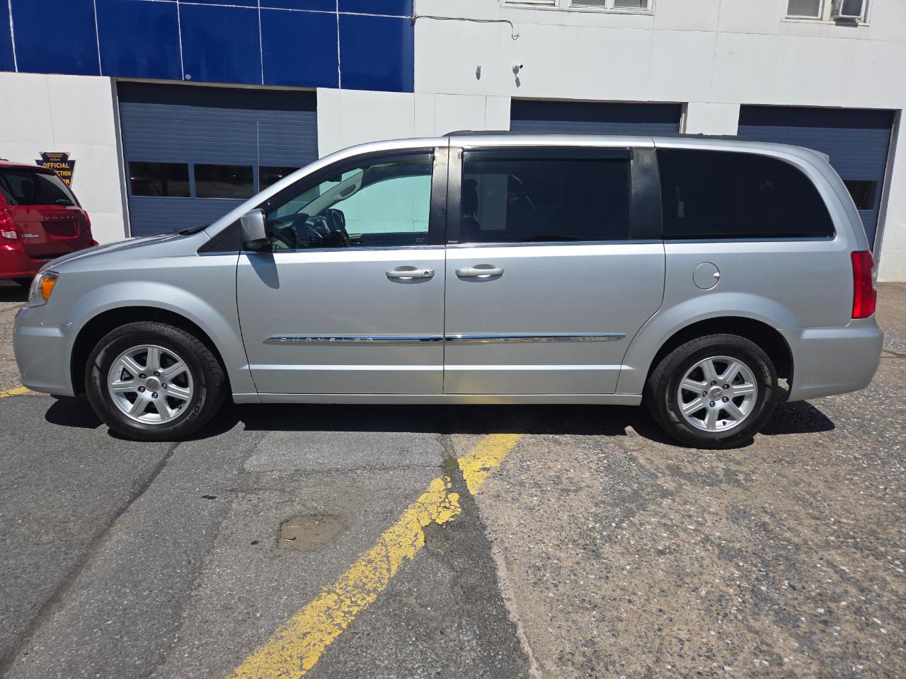 Chrysler Town & Country Touring 2012
