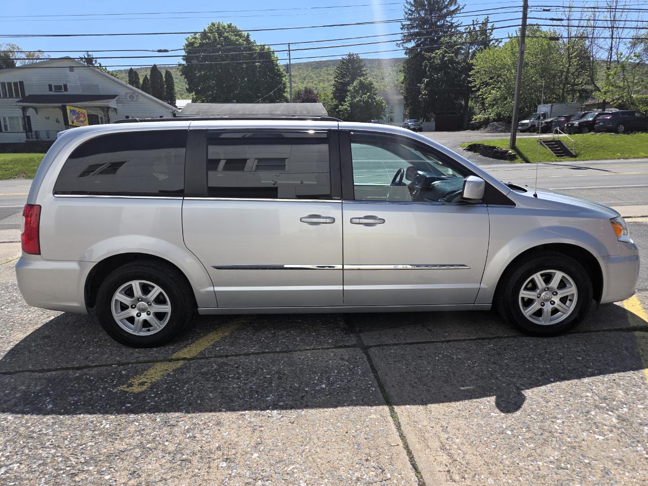 Chrysler Town & Country Touring 2012
