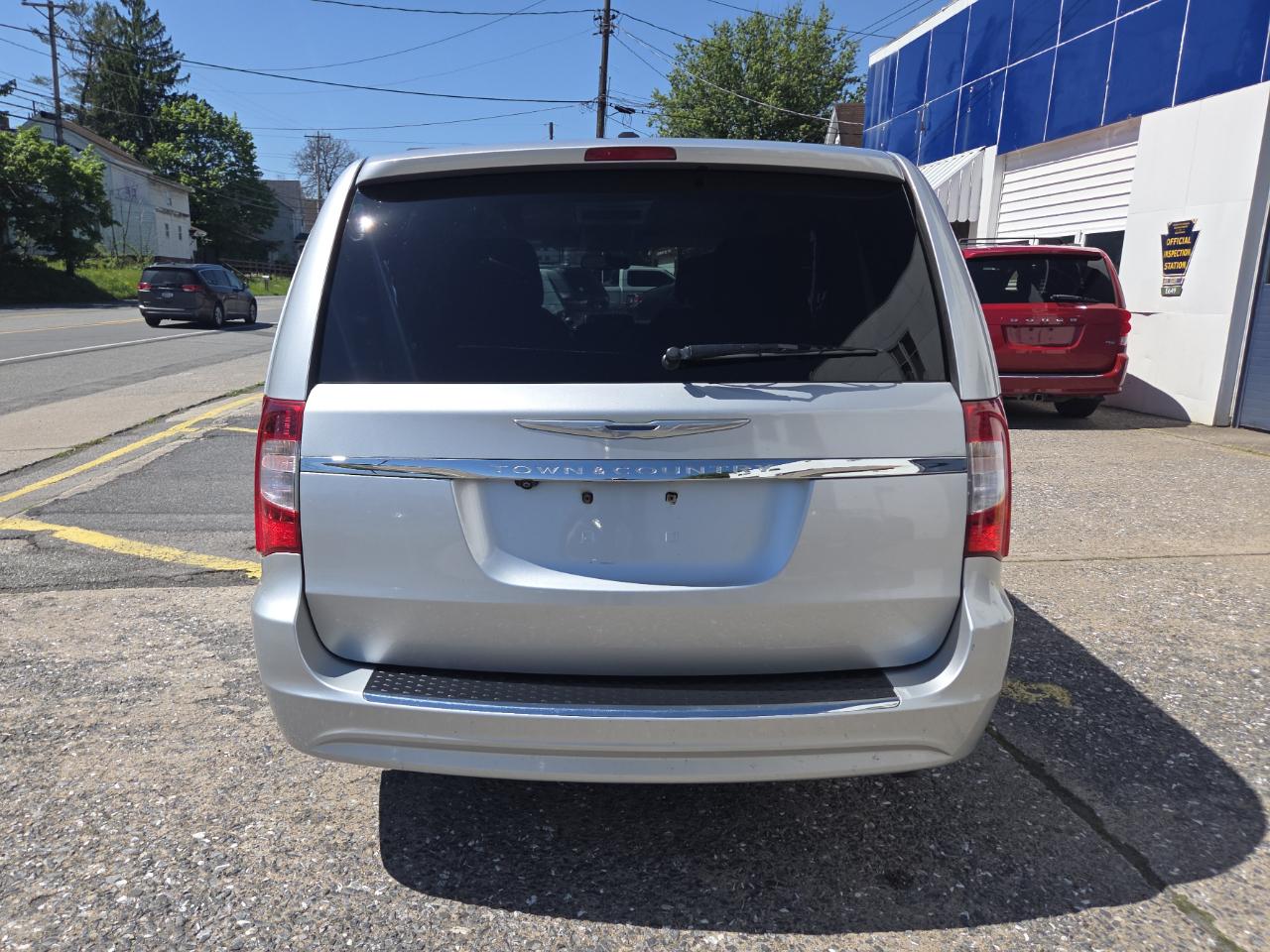 Chrysler Town & Country Touring 2012