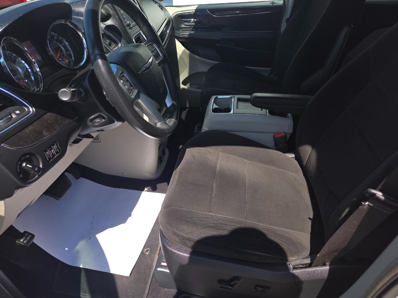 Chrysler Town & Country Touring 2012