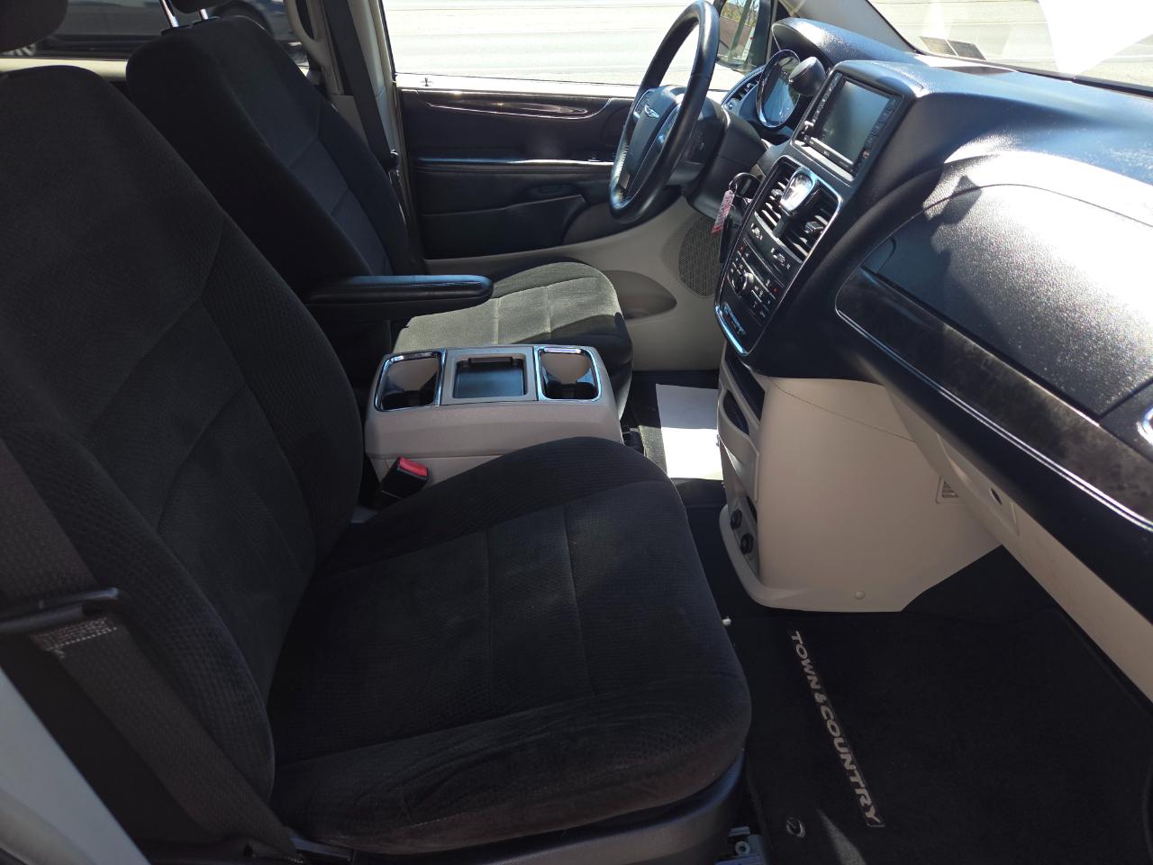Chrysler Town & Country Touring 2012