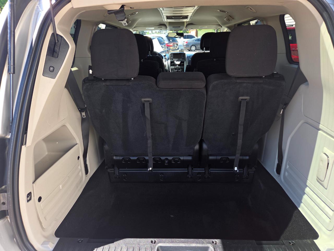 Chrysler Town & Country Touring 2012
