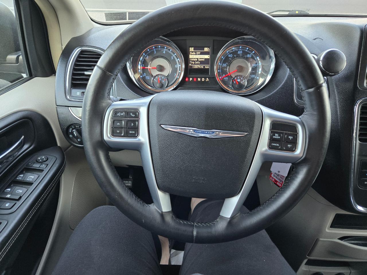 Chrysler Town & Country Touring 2012