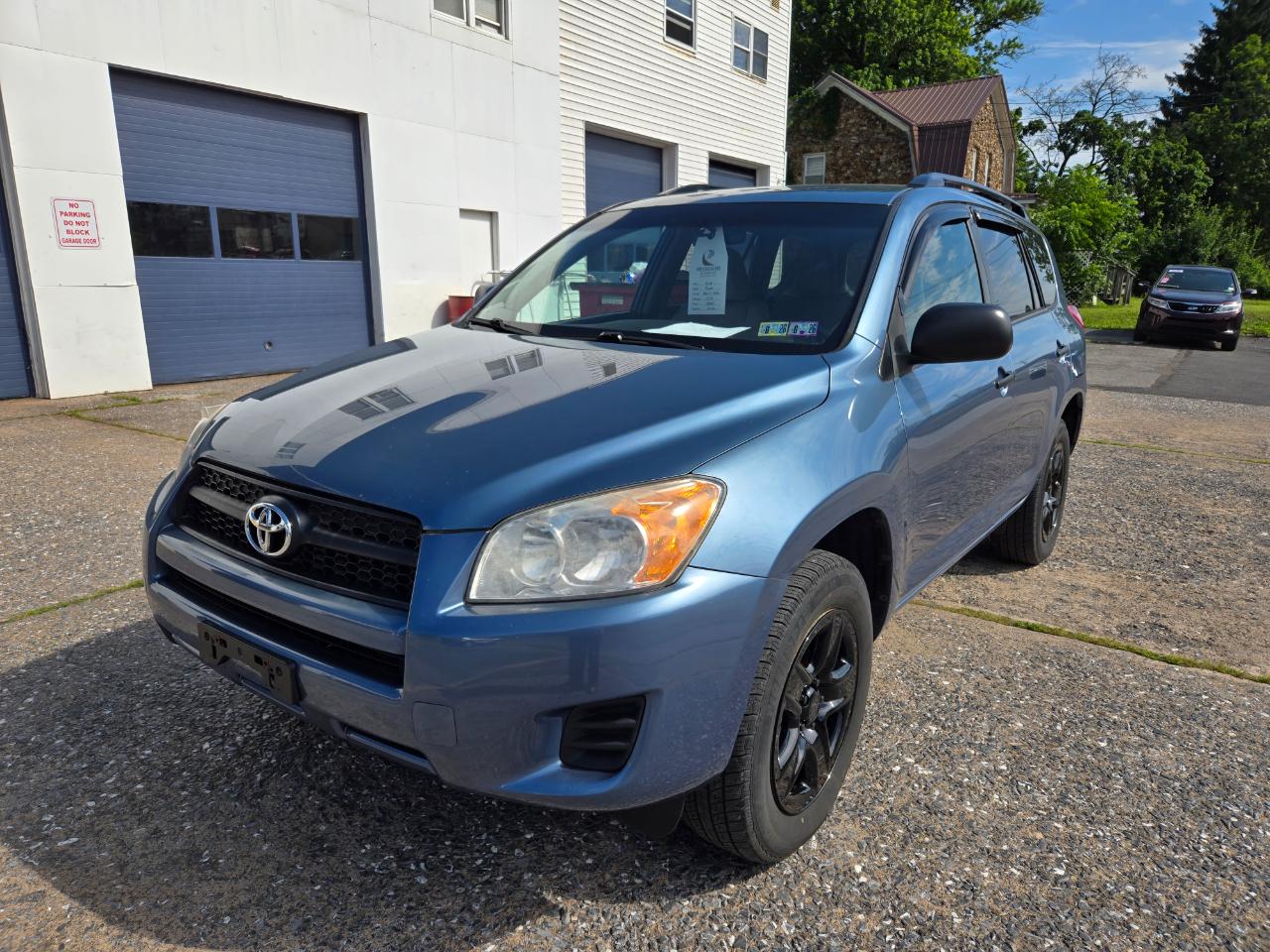 Toyota RAV4 Base I4 4WD 2012