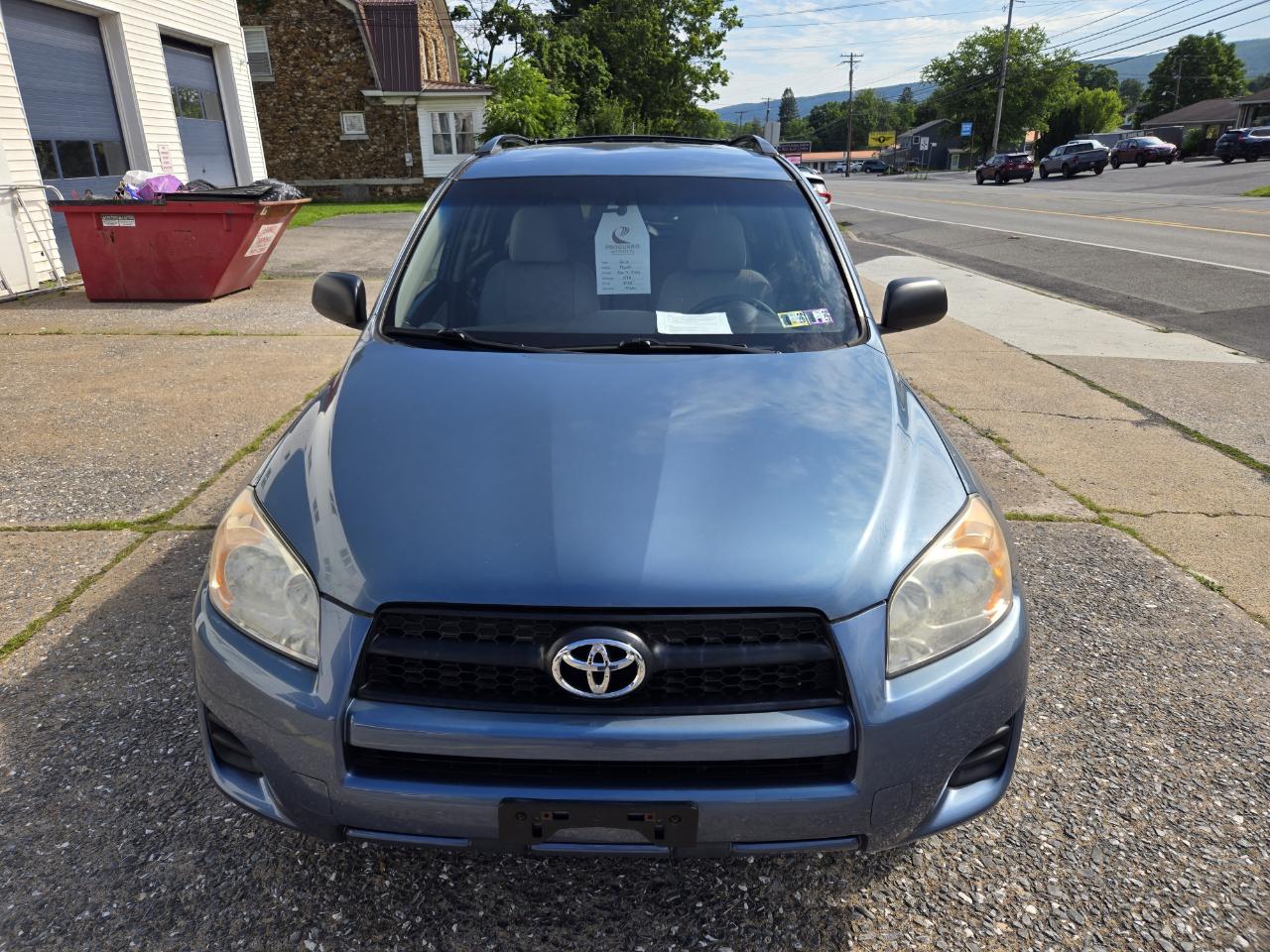 Toyota RAV4 Base I4 4WD 2012