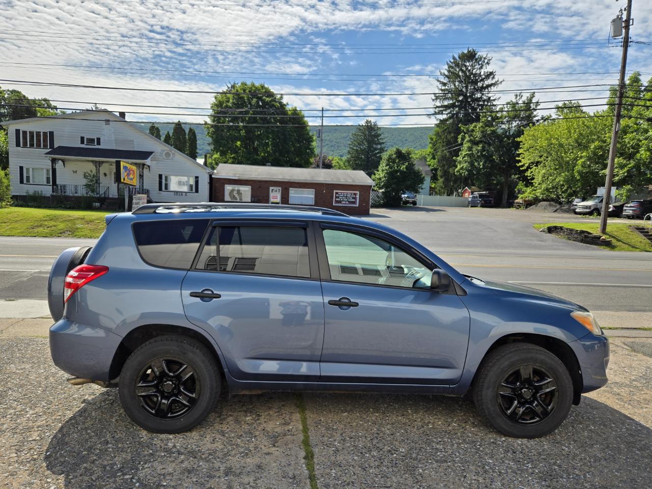 Toyota RAV4 Base I4 4WD 2012