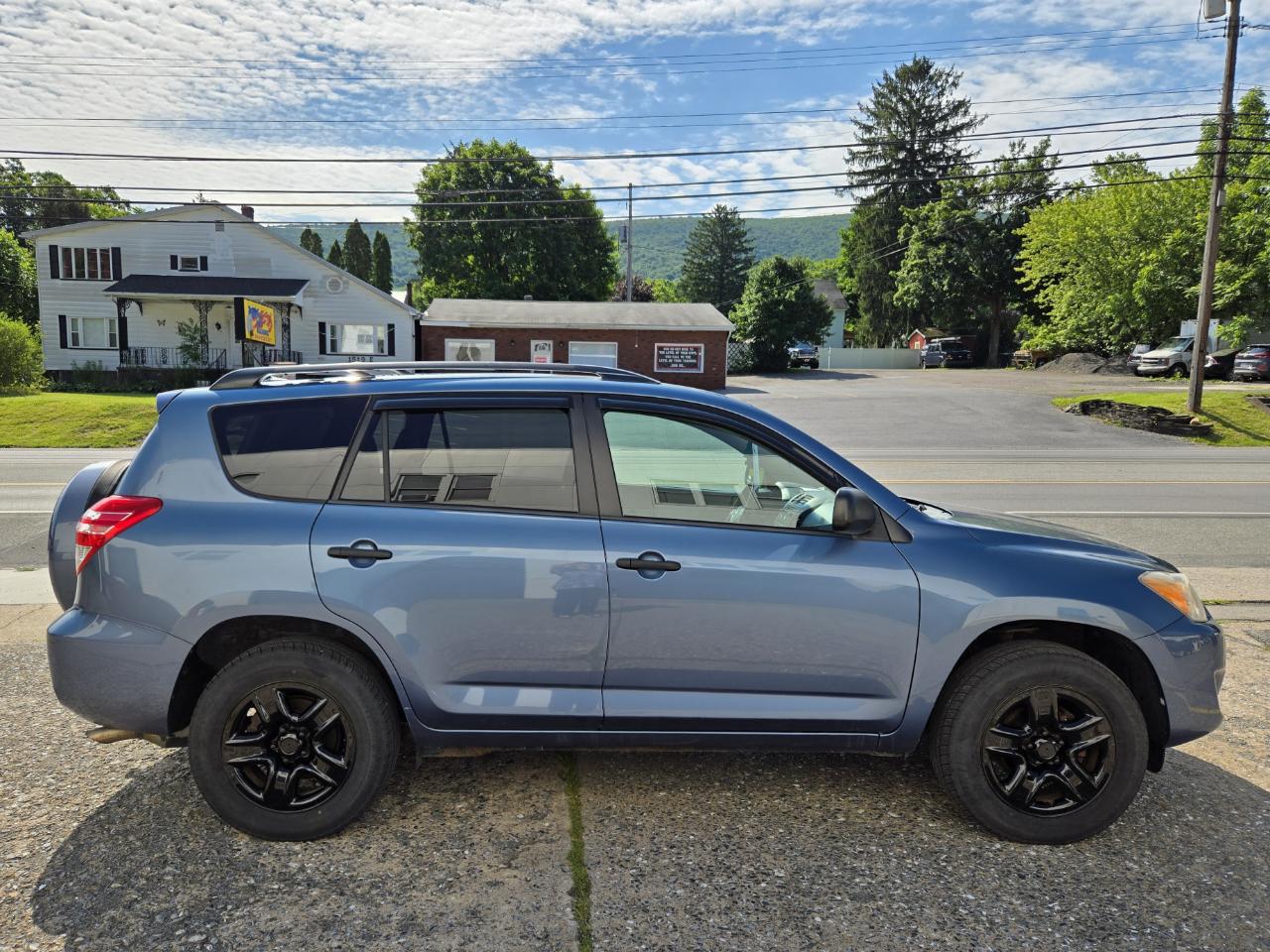 Toyota RAV4 Base I4 4WD 2012