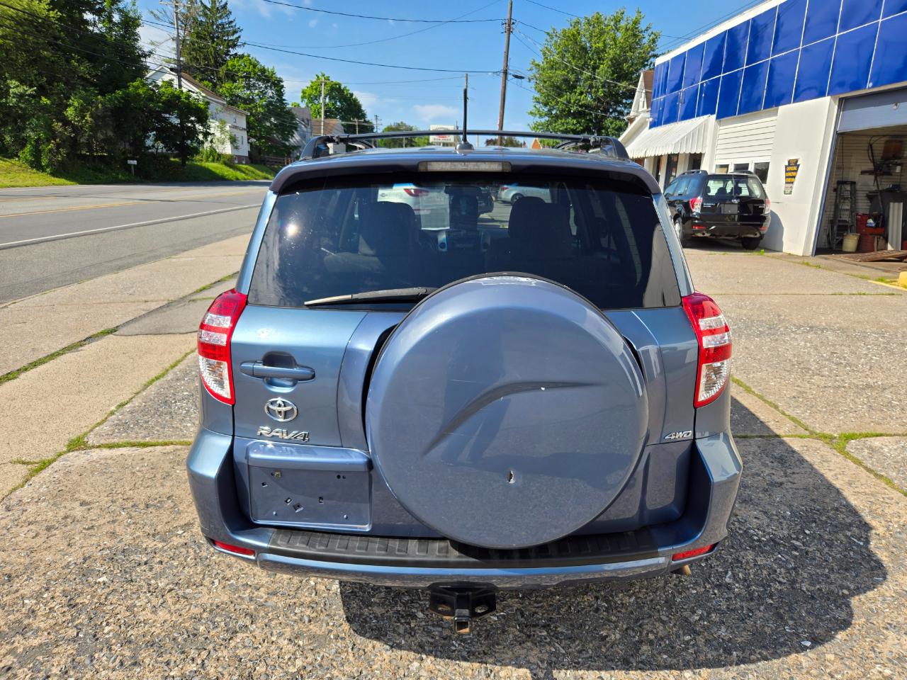 Toyota RAV4 Base I4 4WD 2012
