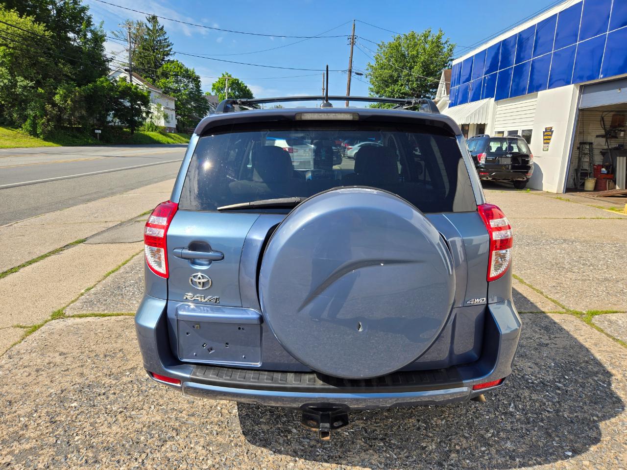 Toyota RAV4 Base I4 4WD 2012