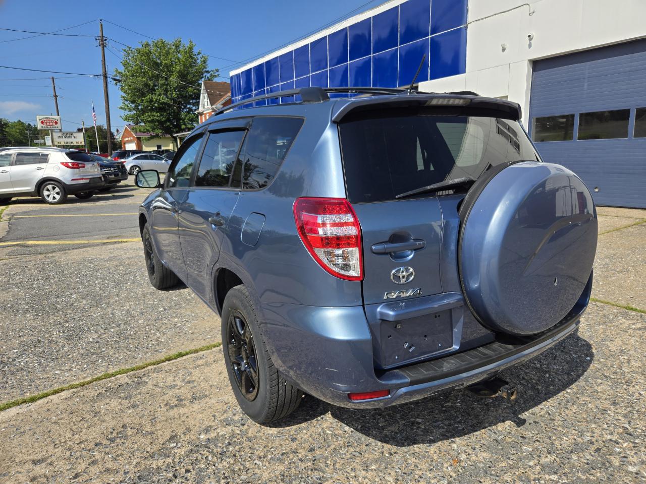 Toyota RAV4 Base I4 4WD 2012