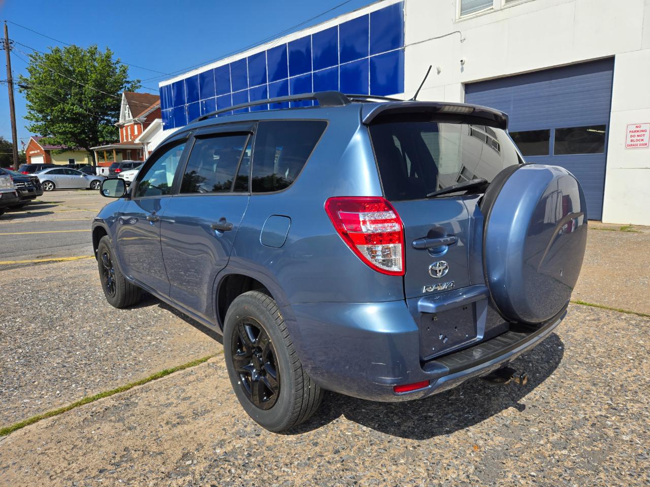 Toyota RAV4 Base I4 4WD 2012