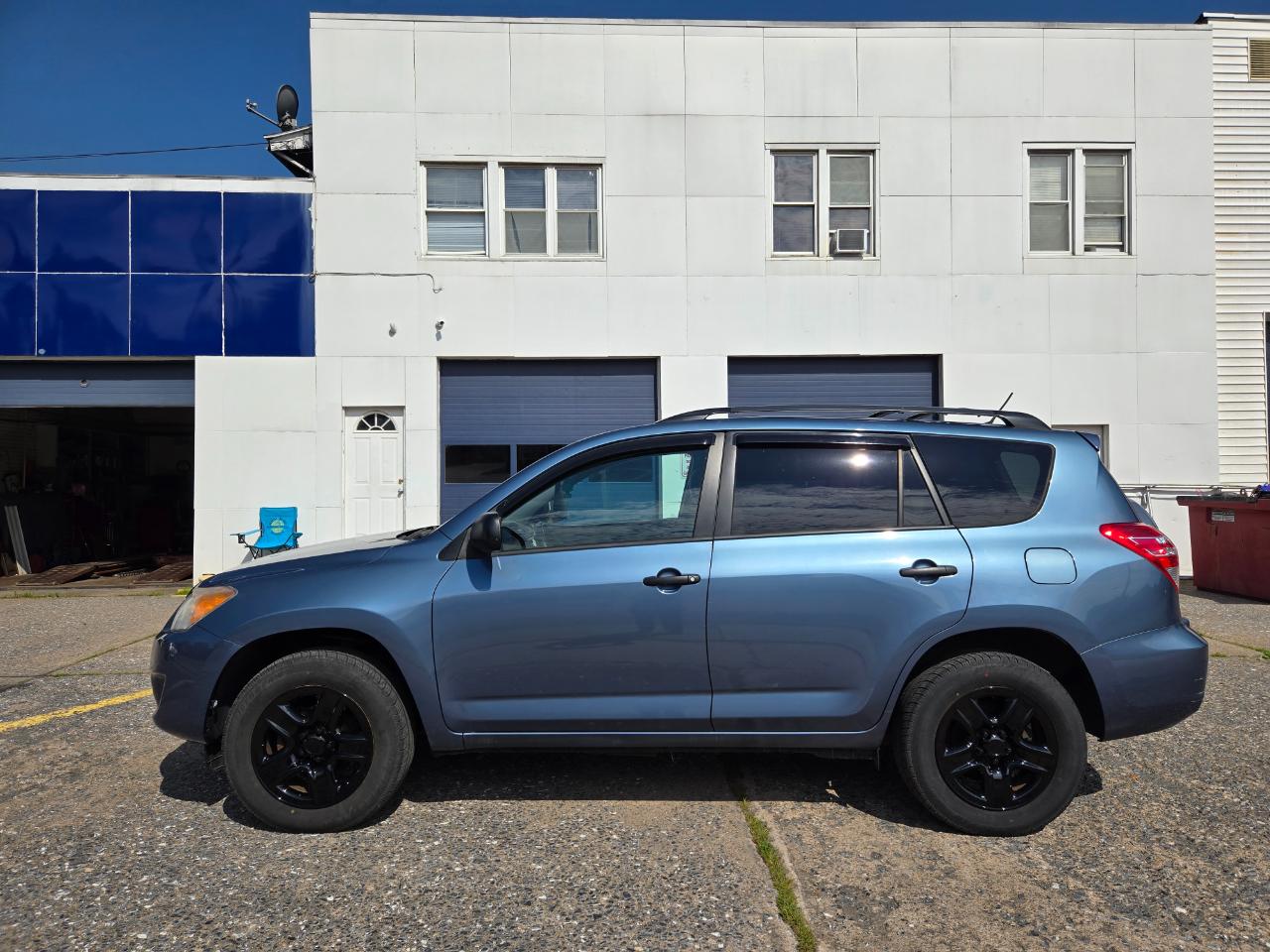Toyota RAV4 Base I4 4WD 2012