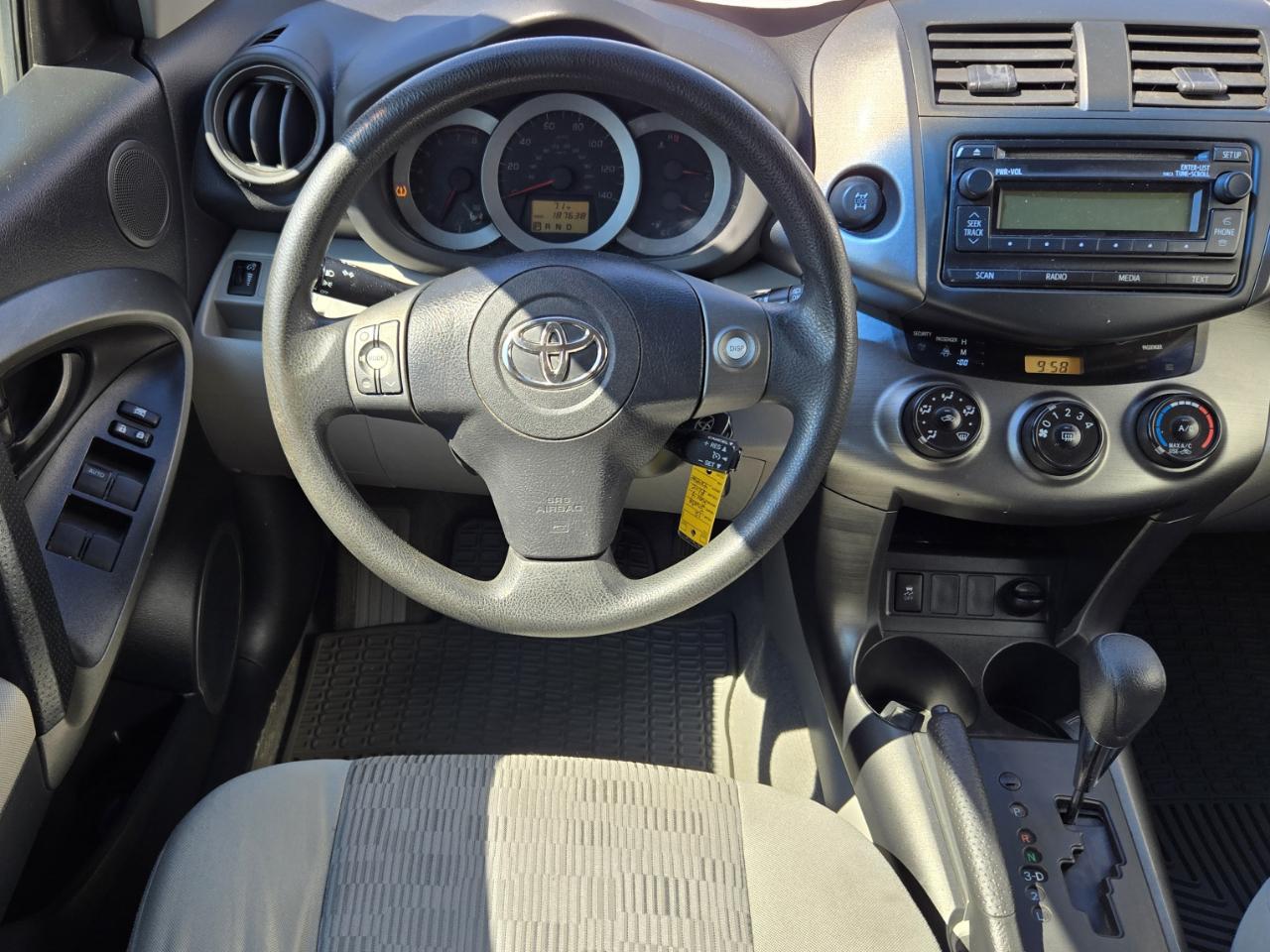 Toyota RAV4 Base I4 4WD 2012