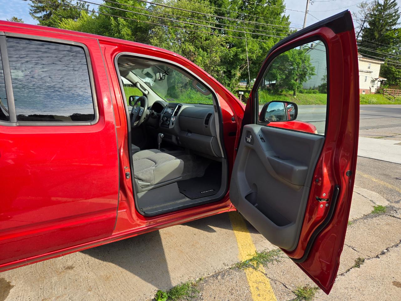 Nissan Frontier SV Crew Cab 4WD 2014