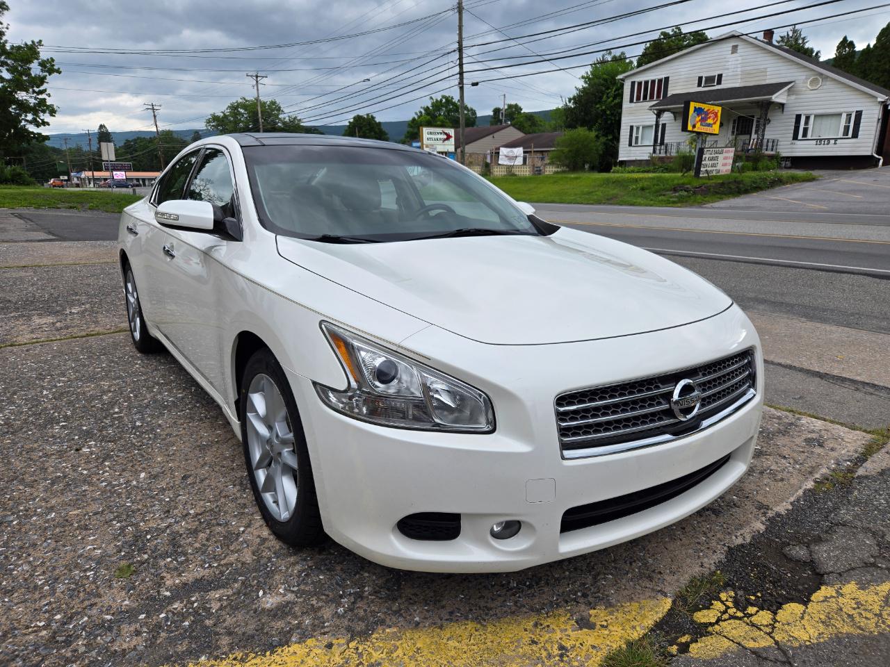 Nissan Maxima  2010
