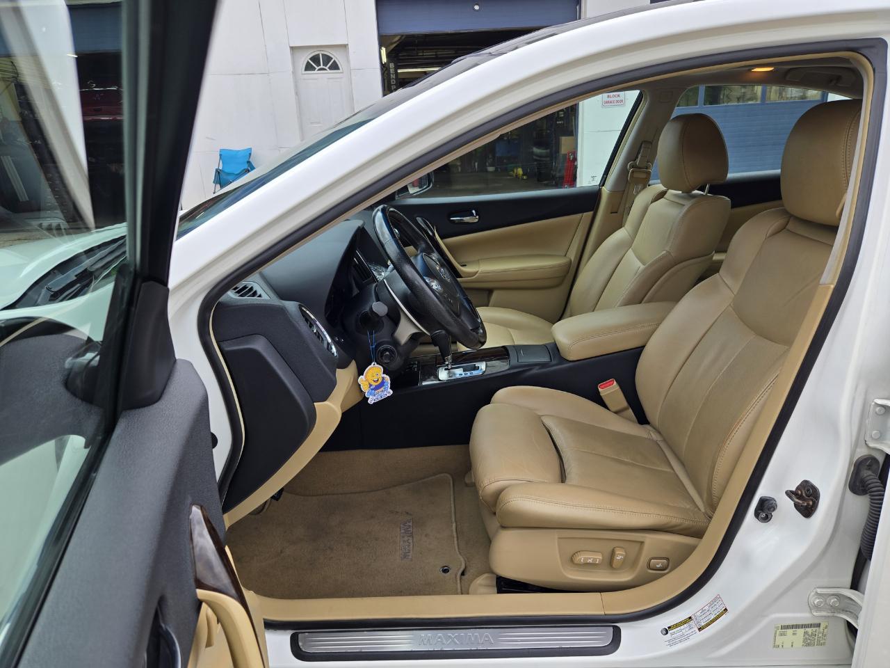 Nissan Maxima  2010
