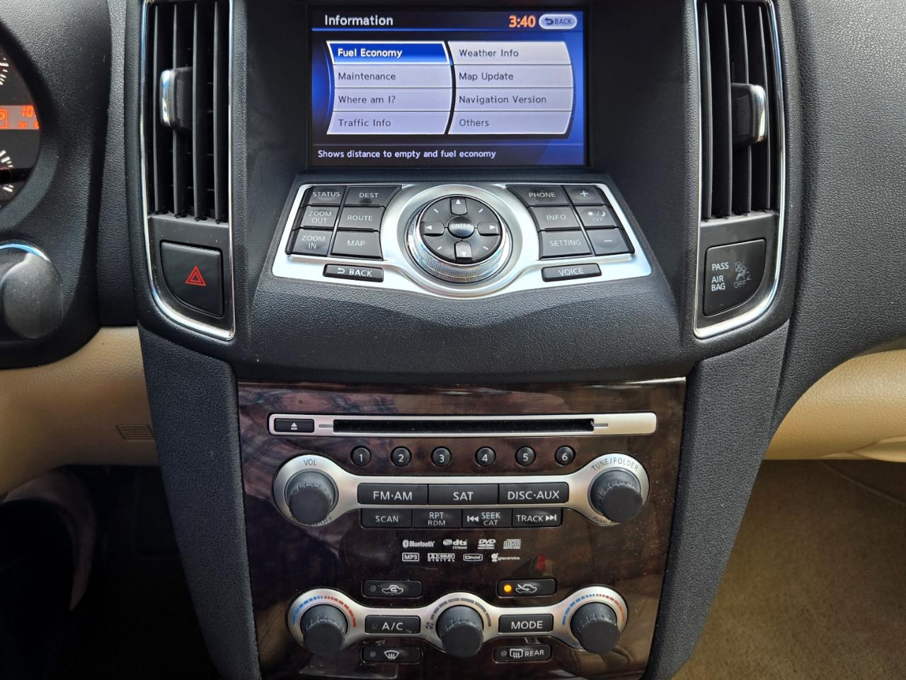 Nissan Maxima  2010