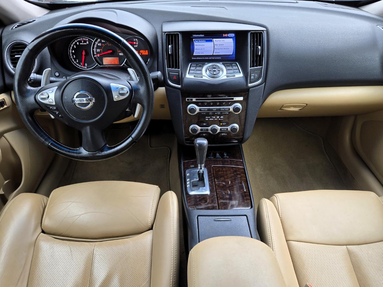 Nissan Maxima  2010