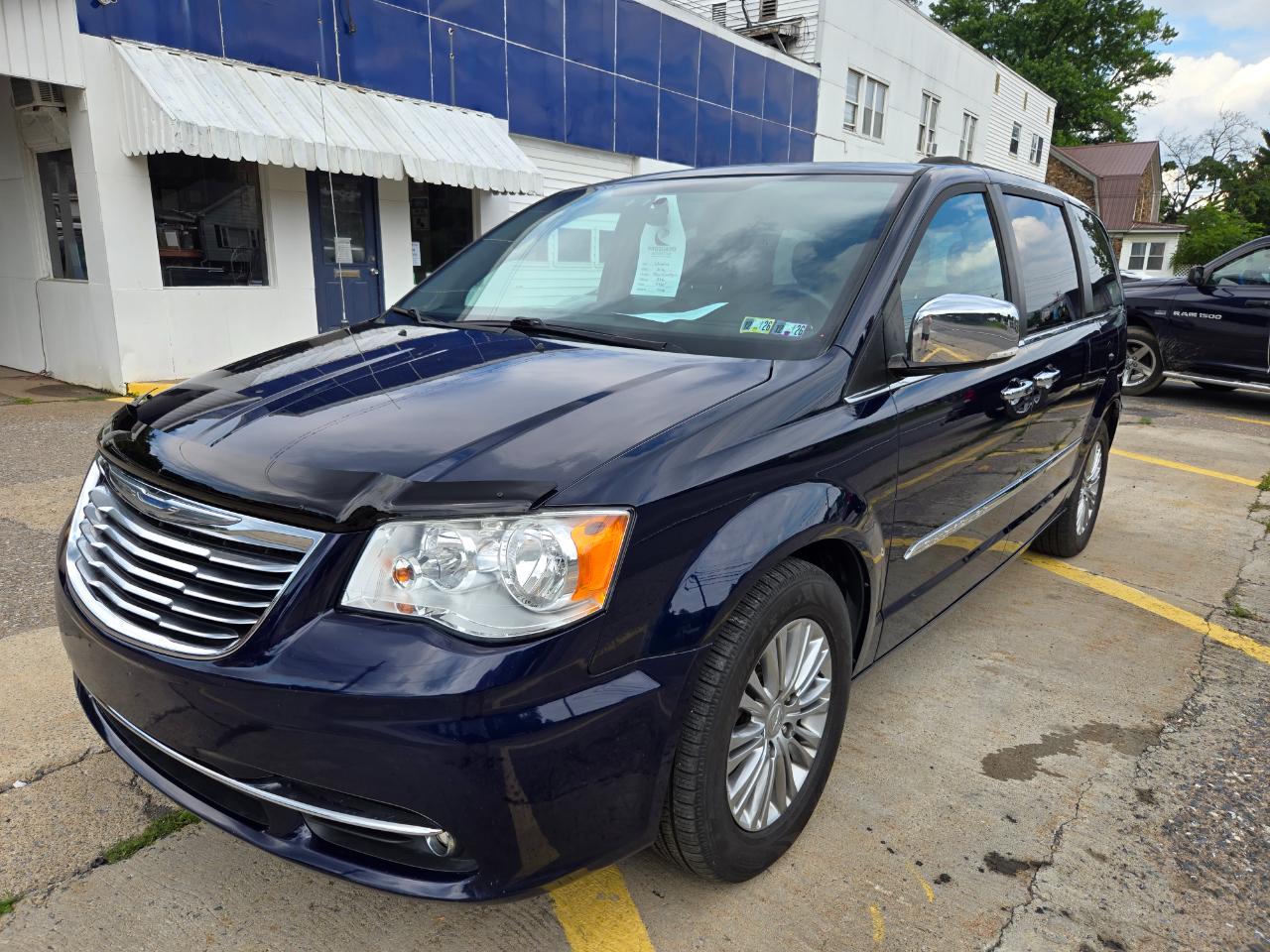 Chrysler Town & Country Touring-L 2016