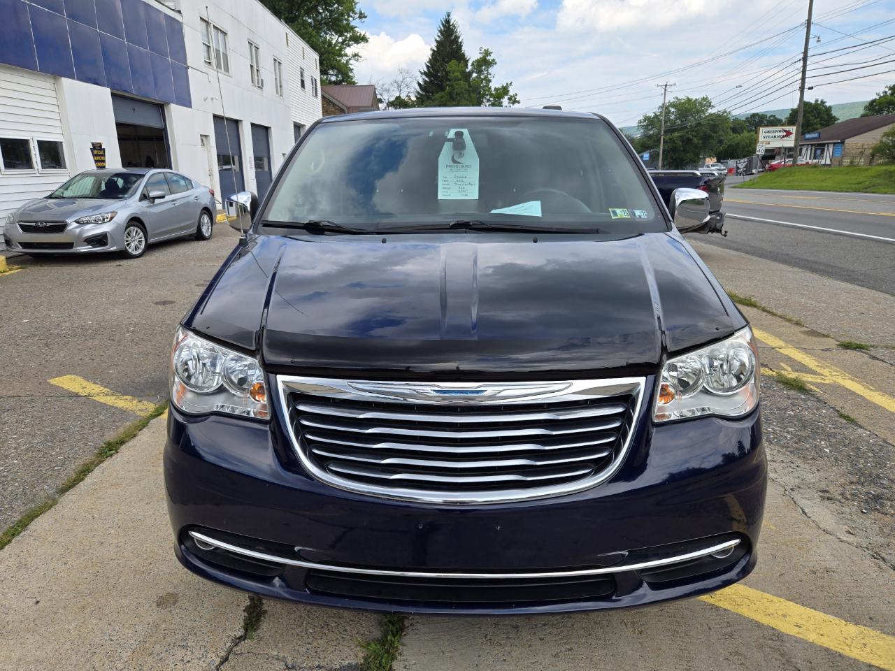 Chrysler Town & Country Touring-L 2016