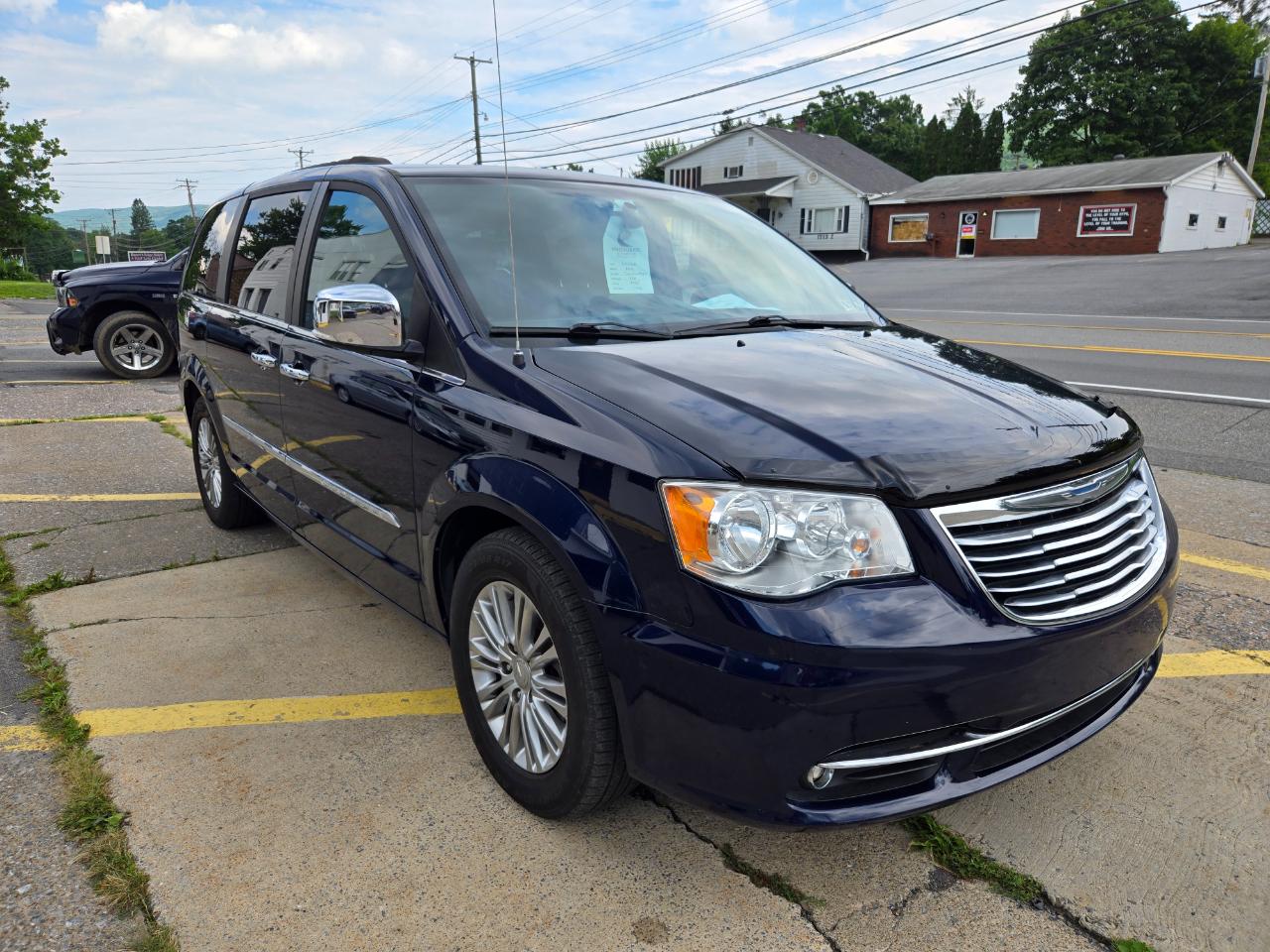 Chrysler Town & Country Touring-L 2016