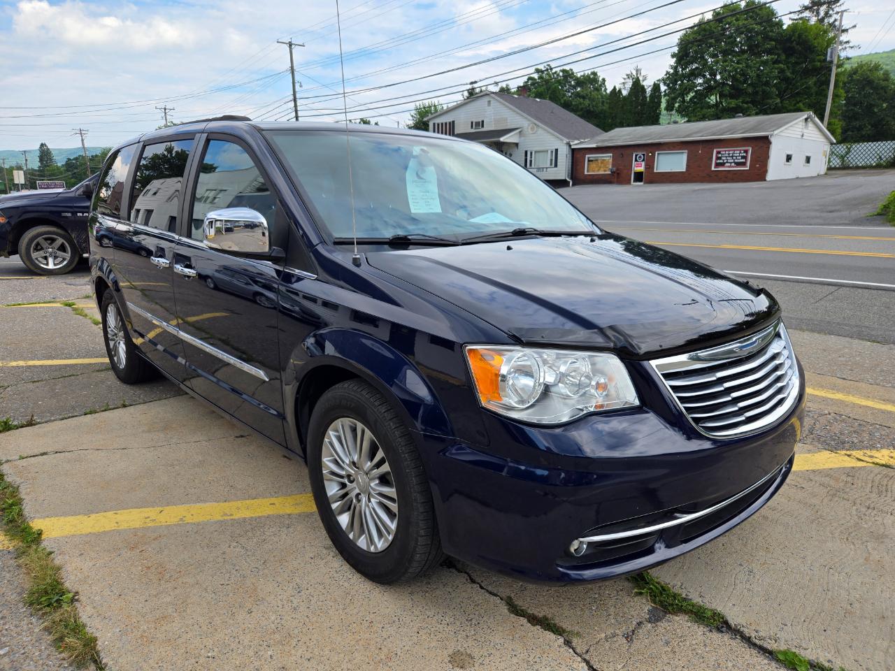 Chrysler Town & Country Touring-L 2016