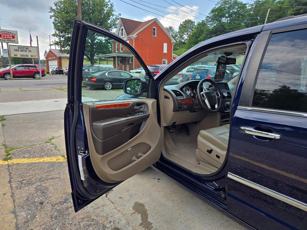 Chrysler Town & Country Touring-L 2016