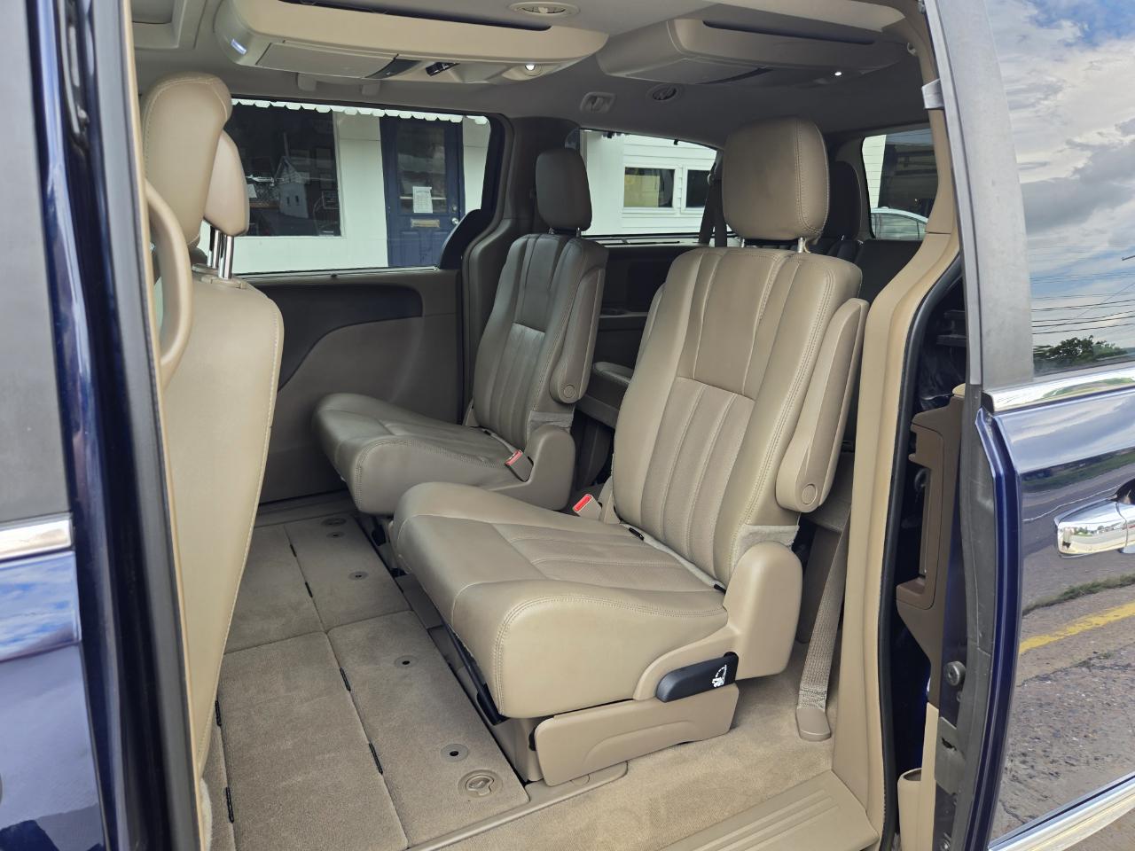 Chrysler Town & Country Touring-L 2016