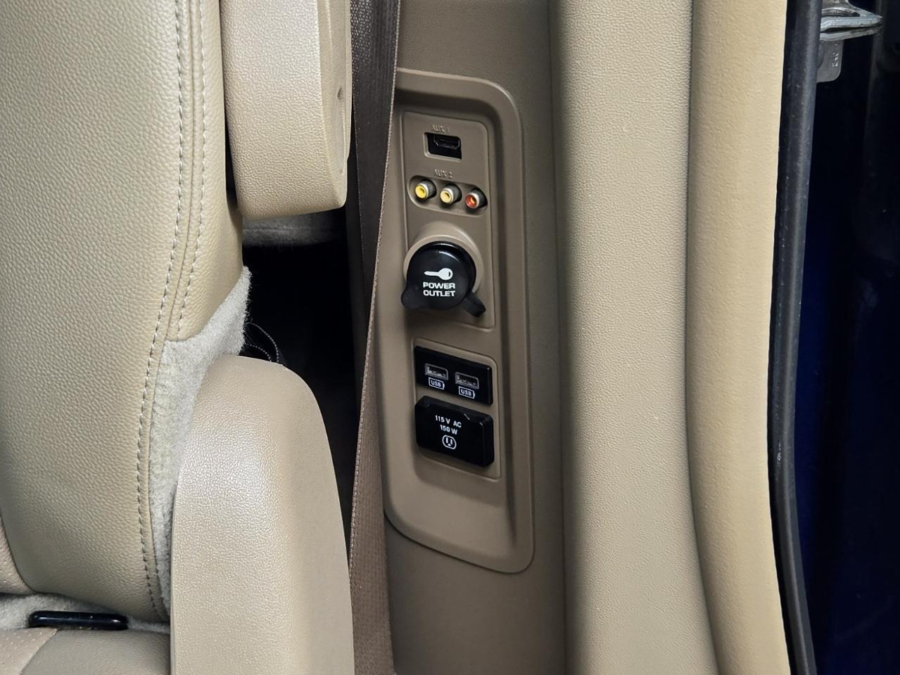 Chrysler Town & Country Touring-L 2016