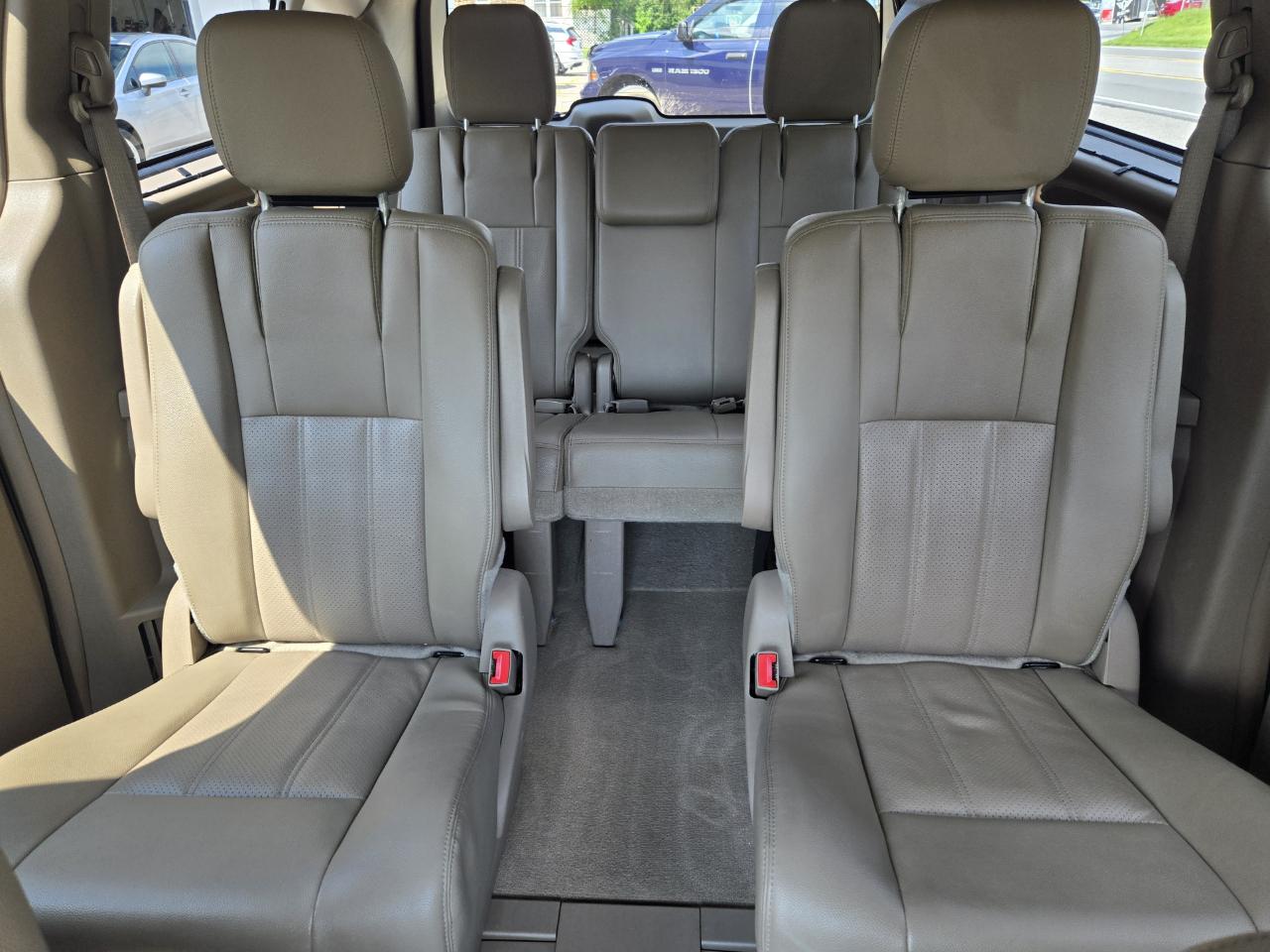 Chrysler Town & Country Touring-L 2016