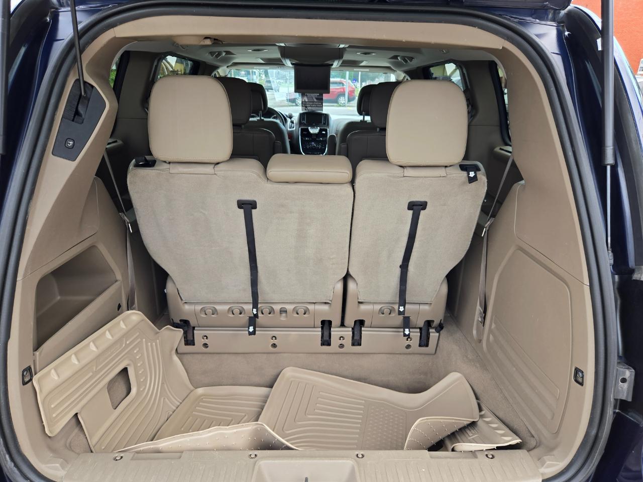 Chrysler Town & Country Touring-L 2016